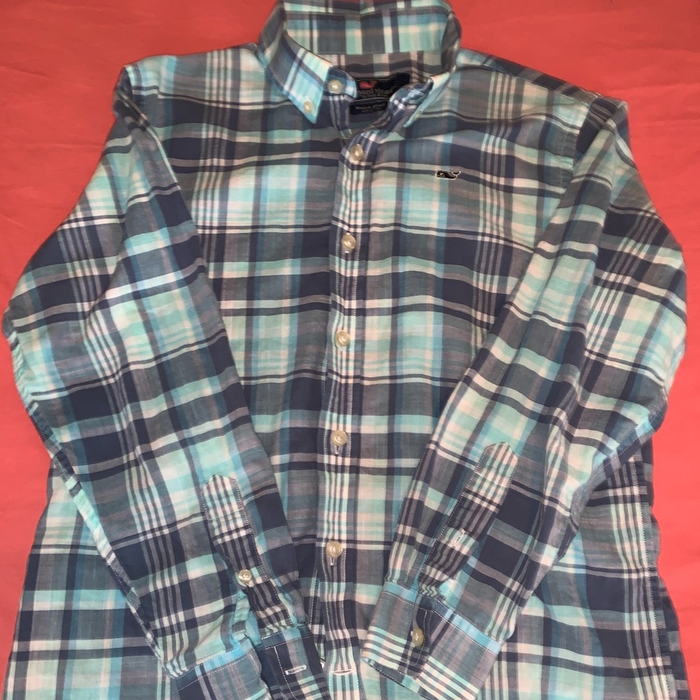 Vineyard Vines button down shirt